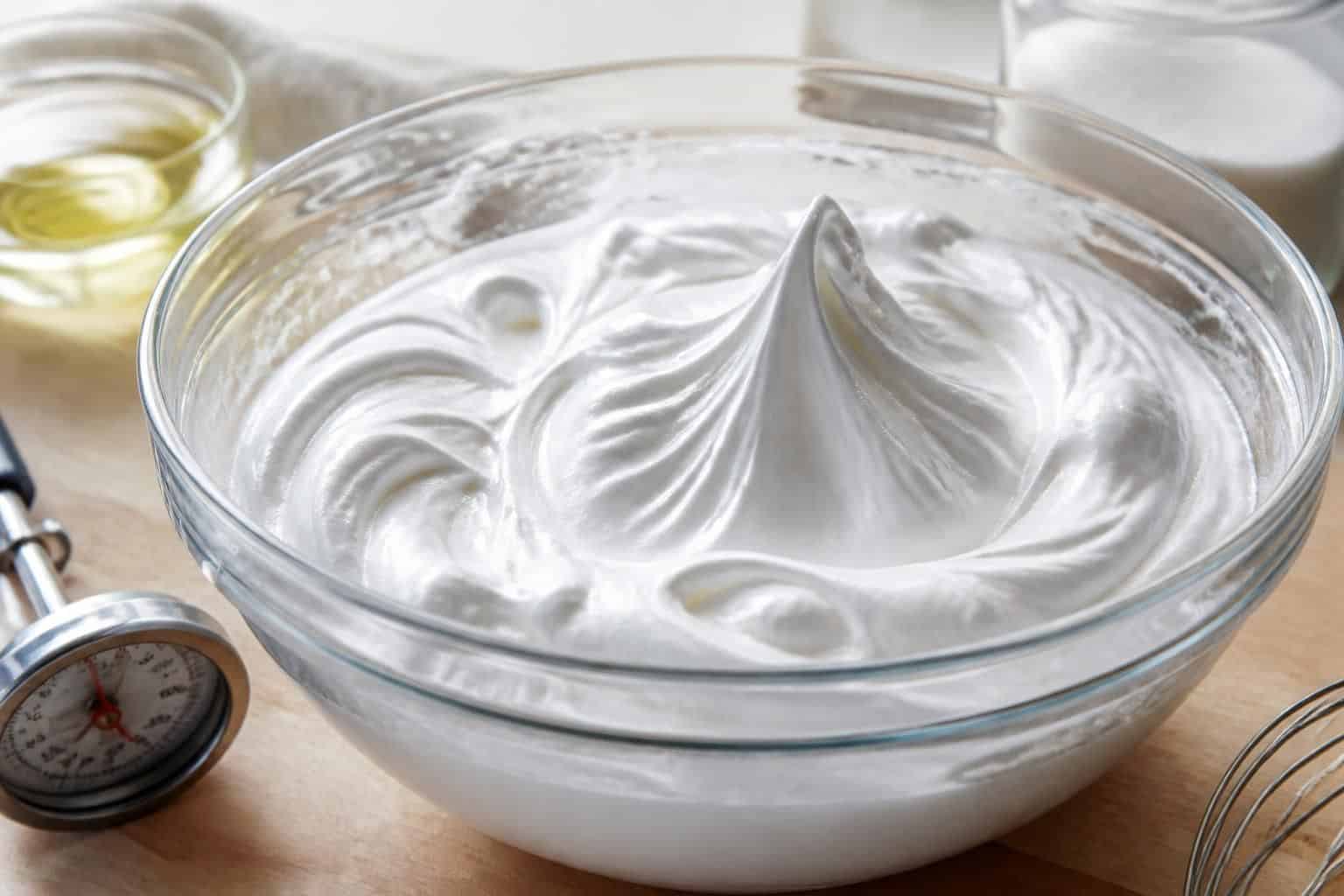 découvrez notre recette facile de meringue italienne pour macarons, pour des coques parfaites et une réussite garantie à chaque fois.